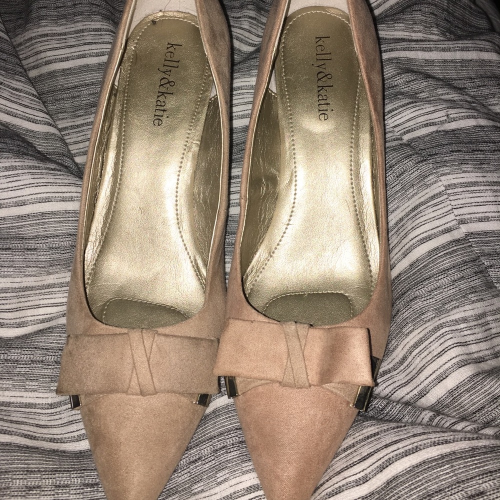Kelly & Katie low heels